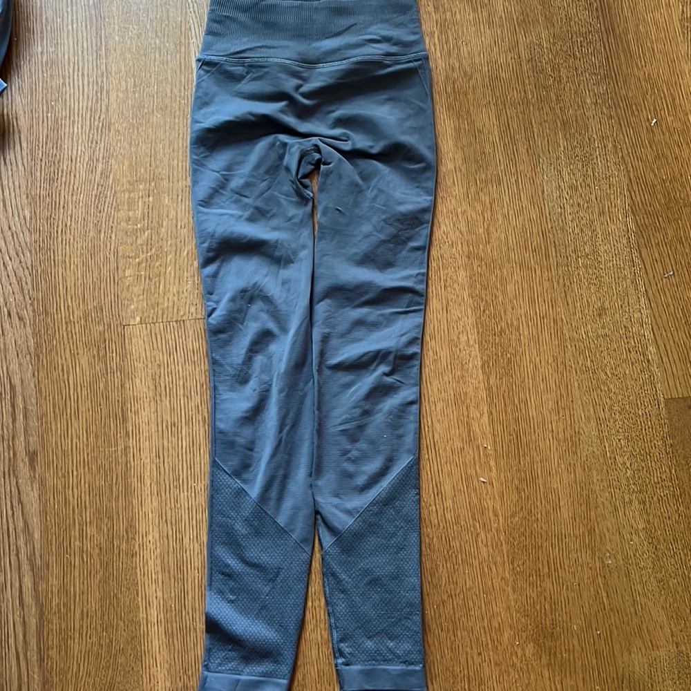 Grey lululemon leggings